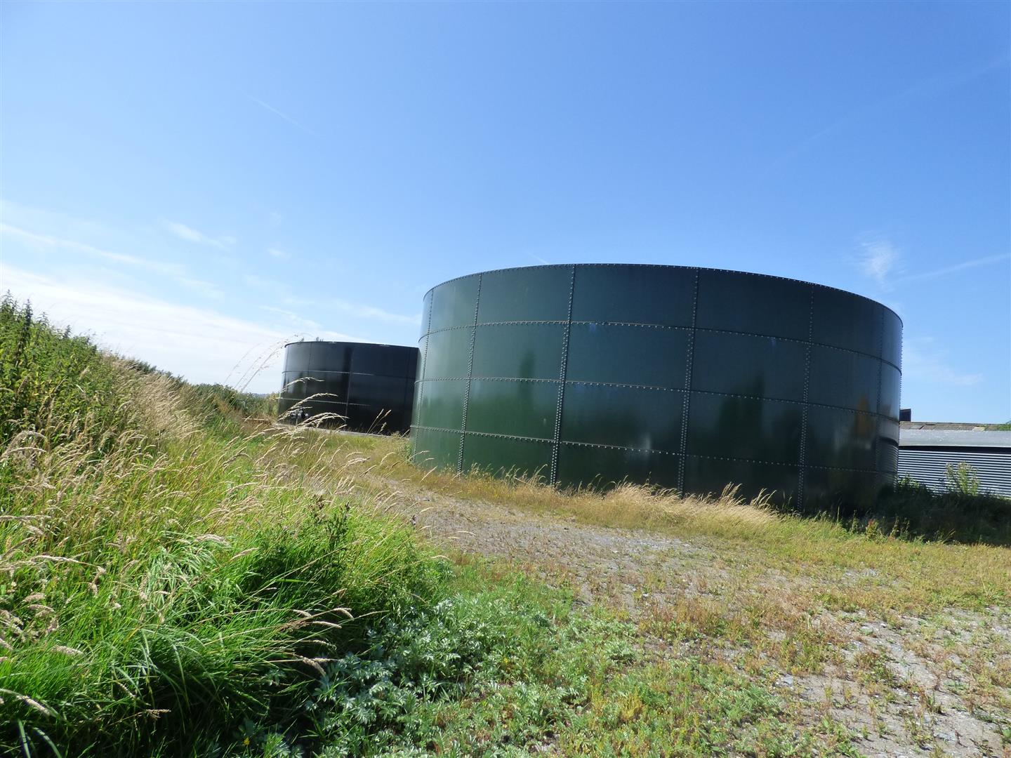 2 SLURRY TANKS